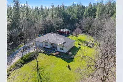 698 Ewe Creek Road, Grants Pass, OR 97526 - Photo 2