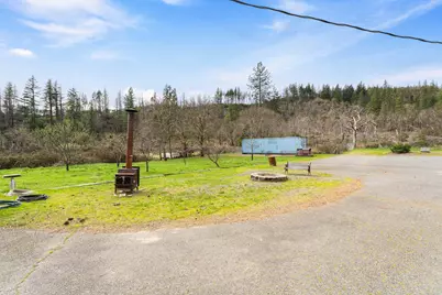 7511 Hugo Road, Grants Pass, OR 97526 - Photo 32