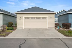 659 Blue Moon Dr, Central Point, OR 97502 - Photo 28