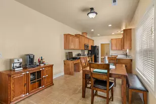 659 Blue Moon Dr, Central Point, OR 97502 - Photo 8