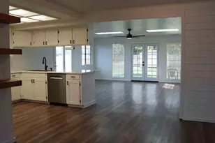 2060 Melody Ln, Medford, OR 97504 - Photo 2