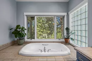 69205 Hawksflight Dr, Sisters, OR 97759 - Photo 22