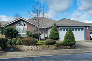 296 Brandon St, Central Point, OR 97502 - Photo 1