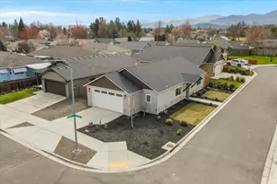 305 Moody Ln, Medford, OR 97501 - Photo 1