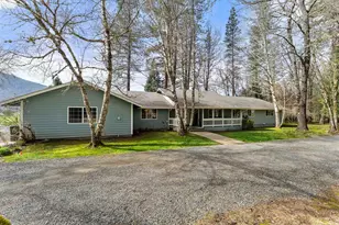 314 Triller Ln, Grants Pass, OR 97527 - Photo 2