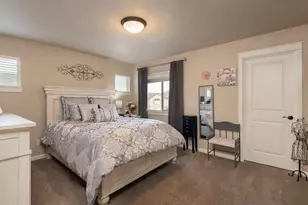 3179 SW 28th St, Redmond, OR 97756 - Photo 8