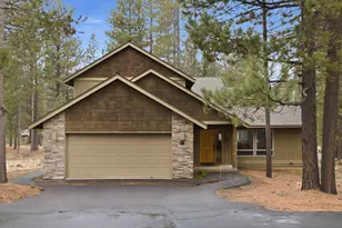 57561 Whistler Ln, Sunriver, OR 97707 - Photo 2