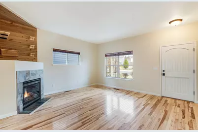 641 SE Glengarry Place, Bend, OR 97702 - Photo 2