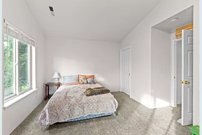 1379 Circle Wood Drive, Central Point, OR 97502 - Photo 16