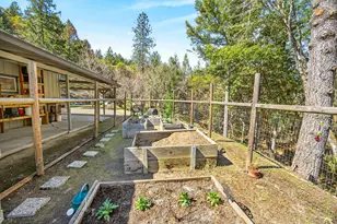 2542 Thomas Terrace, Grants Pass, OR 97527 - Photo 48