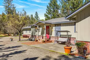 2542 Thomas Terrace, Grants Pass, OR 97527 - Photo 4