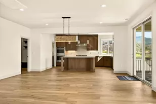 5626 Autumn Park Dr, Medford, OR 97504 - Photo 14