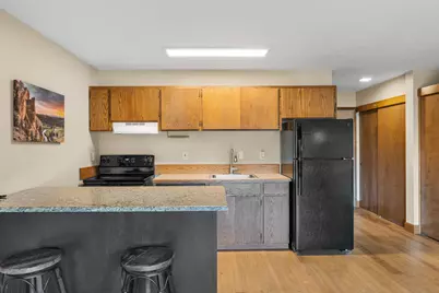 1565 NW Wall Street #306, Bend, OR 97703 - Photo 2