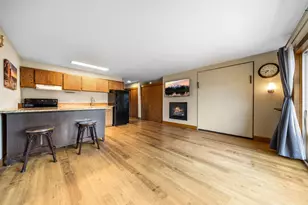 1565 NW Wall St, Bend, OR 97703 - Photo 8