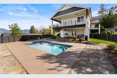 2357 Robertson Crest, Grants Pass, OR 97527 - Photo 36