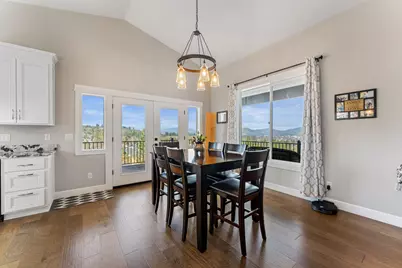 2357 Robertson, Grants Pass, OR 97527 - Photo 12