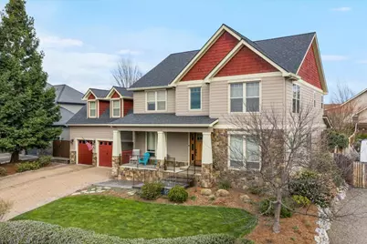 637 Oak Wood, Eagle Point, OR 97524 - Photo 2