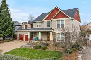 637 Oak Wood, Eagle Point, OR 97524 - Photo 2