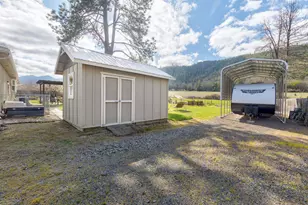 9547 Old Stage Rd, Central Point, OR 97502 - Photo 18