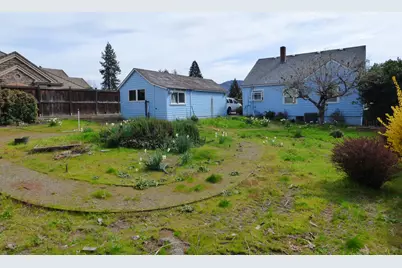 116 NE Evelyn Avenue, Grants Pass, OR 97526 - Photo 8