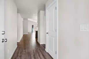 744 NE Brookstone Dr, Prineville, OR 97754 - Photo 4