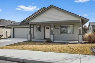 744 NE Brookstone Dr, Prineville, OR 97754 - Photo 2