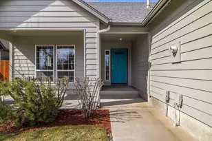 1733 SW 21st, Redmond, OR 97756 - Photo 4