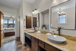 481 W Hope Ave, Sisters, OR 97759 - Photo 36