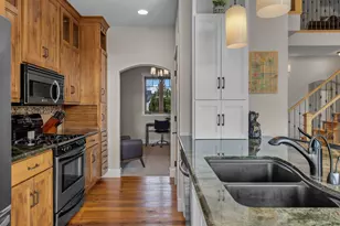 481 W Hope Ave, Sisters, OR 97759 - Photo 8