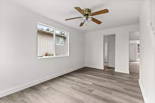 528 Pearl St, Medford, OR 97504 - Photo 6