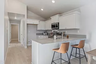 3999 SW Obsidian Pl, Redmond, OR 97756 - Photo 6
