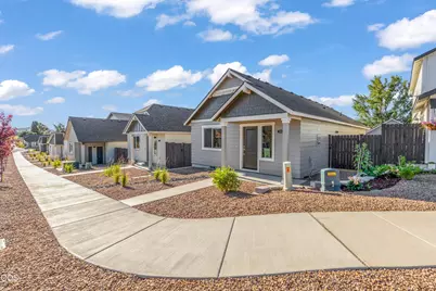 3999 SW Obsidian Place #144, Redmond, OR 97756 - Photo 2