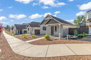 3999 SW Obsidian Pl, Redmond, OR 97756 - Photo 2