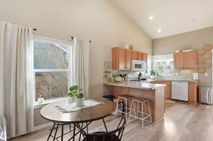 20648 Beaumont Dr, Bend, OR 97701 - Photo 6