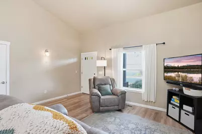 20648 Beaumont Drive, Bend, OR 97701 - Photo 4