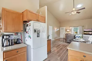 20648 Beaumont Dr, Bend, OR 97701 - Photo 14