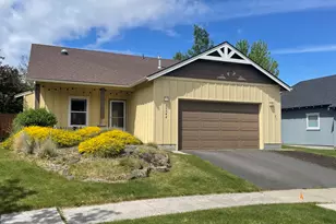 20648 Beaumont Dr, Bend, OR 97701 - Photo 2