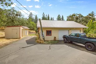 301 Robmar Ln, Grants Pass, OR 97527 - Photo 4