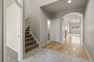 537 NW 28th St, Redmond, OR 97756 - Photo 2