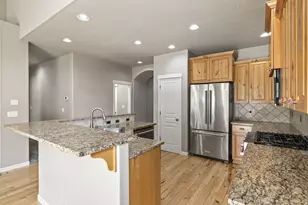 537 NW 28th St, Redmond, OR 97756 - Photo 6