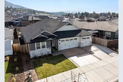 2820 Caldera Lane, Medford, OR 97504 - Photo 2