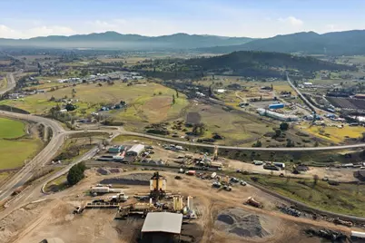 7505 Blackwell Road, Central Point, OR 97502 - Photo 4