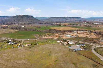 7505 Blackwell Road, Central Point, OR 97502 - Photo 8