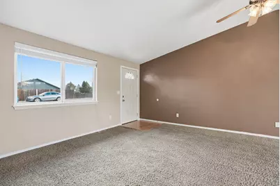 3302 SW Reindeer Avenue, Redmond, OR 97756 - Photo 8