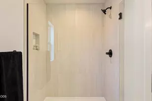21177 NE Beall Dr, Bend, OR 97701 - Photo 34