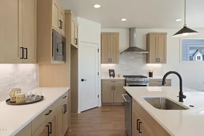 21177 NE Beall Drive #14, Bend, OR 97701 - Photo 10