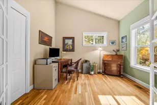 3130 N W Colonial Dr, Bend, OR 97703 - Photo 20