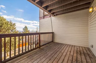 3130 N W Colonial Dr, Bend, OR 97703 - Photo 54