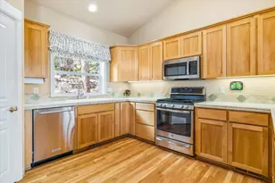 3130 N W Colonial Dr, Bend, OR 97703 - Photo 12