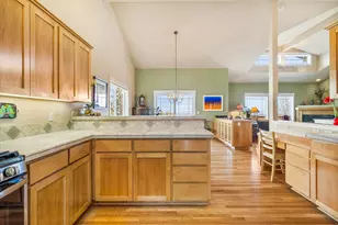 3130 N W Colonial Dr, Bend, OR 97703 - Photo 24